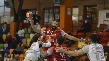 Leo Maciel frena al Huesca y lanza hacia Europa al Cuenca