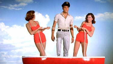 Elvis Presley se “excitó” demasiado mientras bailaba con esta actriz y ni se molestaron en camuflarlo