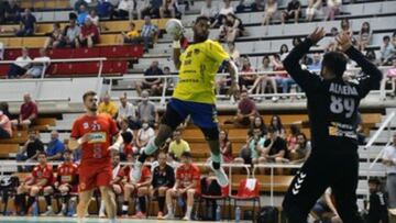 El Bada Huesca apuntilla al Bidasoa en el último segundo