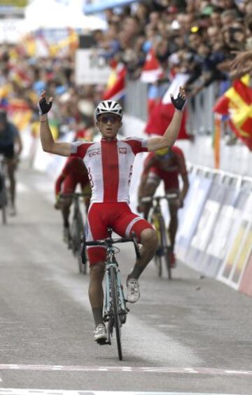 El polaco Michal Kwiatkowski tras lograr la victoria en la prueba ¨¦lite masculino del Mundial de Ciclismo de Ponferrada.