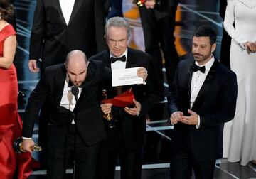 Momento en el que se presenta al público el error en la nominación al Oscar a Mejor Película.