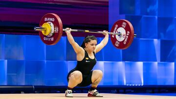 Olga Fern&aacute;ndez, en pleno ejercicio durante el Europeo de Mosc&uacute;.