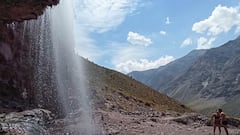 Es una de las cascadas menos conocidas, pero más impresionantes de Chile: a dos horas de Santiago