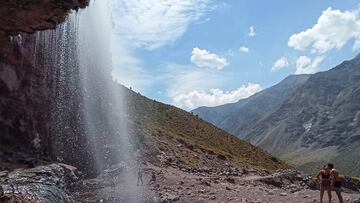 Es una de las cascadas menos conocidas, pero más impresionantes de Chile: a dos horas de Santiago