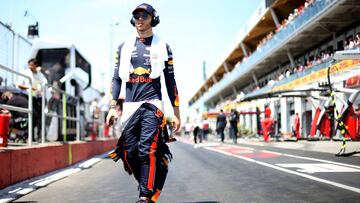 MONTREAL, QUEBEC - JUNE 09: Pierre Gasly of France and Red Bull Racing walks to the grid before the F1 Grand Prix of Canada at Circuit Gilles Villeneuve on June 09, 2019 in Montreal, Canada. Charles Coates/Getty Images/AFP
== FOR NEWSPAPERS, INTERNET, TELCOS & TELEVISION USE ONLY ==