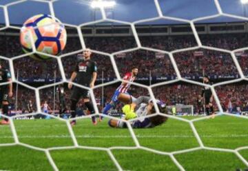 Tan sólo meses después de haber vivido una pesadilla con México, Atlético de Madrid le marcó nuevamente siete goles al portero mexicano en la derrota 7-1 del Granada en el Vicente Calderón