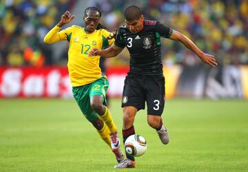 El partido inaugural enfrentó a la selección anfitriona, Sudáfrica, frente a México.