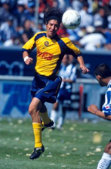 'Bam Bam' llegó proveniente del Inter de Milán en 2000. Su mejor momento como americanista fue en el Verano 2002, cuando un gol suyo consumó el empate global en la final ante Necaxa.