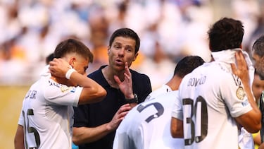 Soccer Football - FIFA Club World Cup - Group H - Real Madrid v Al Hilal - Hard Rock Stadium, Miami Gardens, Florida, U.S. - June 18, 2025 Real Madrid coach Xabi Alonso reacts REUTERS/Hannah Mckay