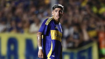 El lío de Palacios en Boca: los hinchas explotan contra el chileno