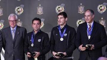 La UEFA homenajeó a Zubi, Casillas y Xavi