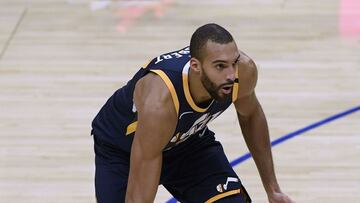 LOS ANGELES, CALIFORNIA - DECEMBER 17: Rudy Gobert #27 of the Utah Jazz dribbles during a 125-105 win over the LA Clippers during a preseason game at Staples Center on December 17, 2020 in Los Angeles, California. NOTE TO USER: User expressly acknowledges and agrees that, by downloading and or using this photograph, User is consenting to the terms and conditions of the Getty Images License Agreement.   Harry How/Getty Images/AFP
 == FOR NEWSPAPERS, INTERNET, TELCOS &amp; TELEVISION USE ONLY ==