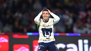 Leonardo Suarez of Pumas during the 16th round match between Pumas UNAM and Santos as part of the Liga BBVA MX, Torneo Clausura 2025 at Olimpico Universitario Stadium, on April 16, 2025 in Mexico City, Mexico.