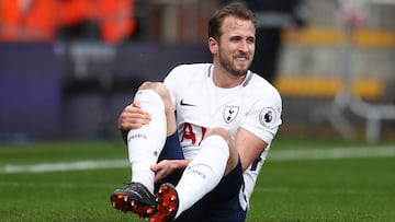Harry Kane se duele del tobillo.
