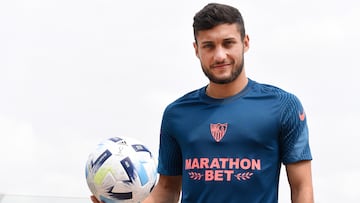 17/09/20 SEVILLA FC ENTREVISTA A OSCAR RODRIGUEZ
FOTO.ENVIADA.POR.ESPINA
FIRMA JESUS SPINOLA / SFC