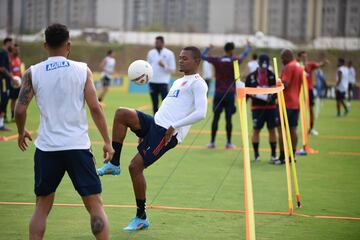 La Selección Colombia entrena de cara al partido frente a Venezuela este martes por las Eliminatorias a Qatar 2022.