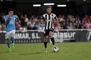 El zaguero del equipo cartagenero fue importante en el partido. A su buen hacer en defensa, sumó un tanto que le permitió a su equipo encarrilar la victoria.