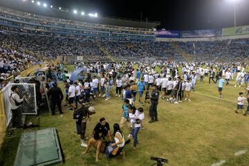 Tragedia en el f¨²tbol salvadore?o, noticias en vivo: ¨²ltima hora de la estampida de Alianza vs FAS