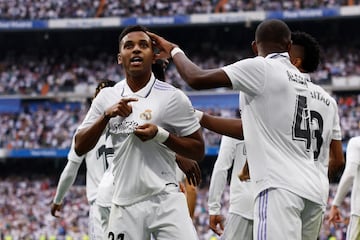 Rodrygo celebra su gol al Barcelona.