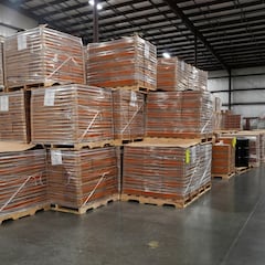 Dos gemelas compran un paquete sorpresa en Barcelona y lo que encuentran dentro llega hasta Estados Unidos: “Esto es una locura”