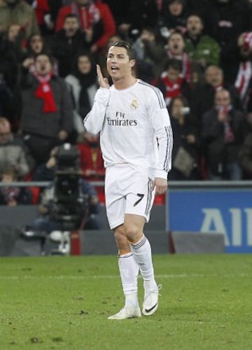 Cristiano Ronaldo vió la tarjeta roja en el Athletic de Bilbao-Real Madrid por un manotazo a Carlos Gurpegi. (02/02/14)  