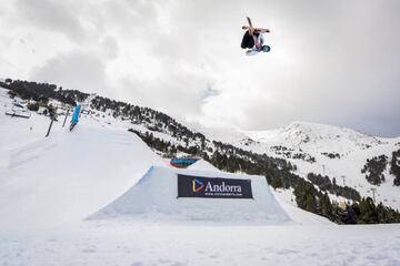 Andorra, país vecino, acoge también el principal evento de freeski y snowboard freestyle de la Península. En concreto, Grandvalira acogerá esta temporada la 16ª edición de la Total Fight Masters of Freestyle. En snowboard del 26 al 29 de marzo como categoría ELITE dentro del World Snowboard. En Freeski del 2 al 4 de abril como categoría GOLD dentro del AFP World Tour. ¿Conseguirá Javi Lliso repetir el histórico tercer puesto?