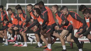 El Sporting, durante el entrenamiento de ayer.