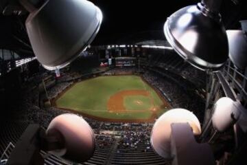 Vista general del estadio del partido entre Los Ángeles Dodgers y Arizona Diamondbacks.