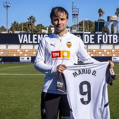 Mario Domínguez celebra con goles su renovación