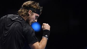 Tsitsipas reacciona, elimina a Rublev y clasifica a Thiem