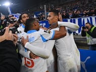 Soccer Football - Ligue 1 - Olympique de Marseille v AS Monaco - Orange Velodrome, Marseille, France - December 14, 2025 Olympique de Marseille's Mason Greenwood celebrates scoring their first goal with teammates REUTERS/Alexandre Dimou