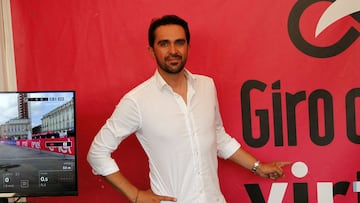 Alberto Contador, en el stand del Giro de Italia virtual, en Treviso.