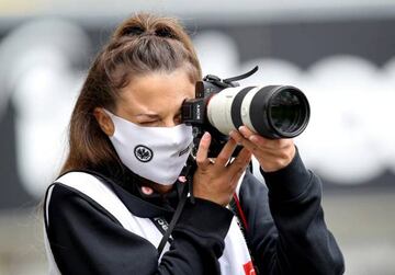 Fotoperiodista en un partido de la Bundesliga.