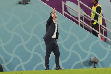John Herdman, primer DT en dirigir equipo varonil y femenil de un país en Mundiales