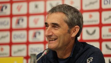 GRAFCAV4353. LEZAMA (BIZKAIA), 26/09/2025.-El entrenador del Athletic, Ernesto Valverde, este viernes en rueda de prensa, previa al partido liguero del sábado ante el Villarreal en La Cerámica. EFE/Luis Tejido