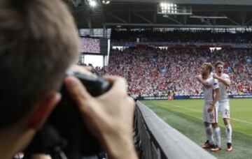 Poland hold their nerves to book their place in the quarter final