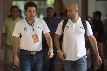 Los 8 positivos en Santos Laguna complica el regreso de Liga MX