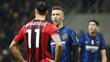Soccer Football - Serie A - AC Milan v Inter Milan - San Siro, Milan, Italy - November 7, 2021 AC Milan's Zlatan Ibrahimovic and Inter Milan's Ivan Perisic REUTERS/Alessandro Garofalo