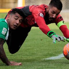 El goleador Duque es duda del Cali ante DIM en los cuartos