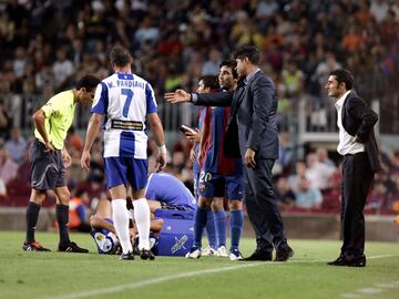 No tuvo un comienzo fácil en el Espanyol, empezo perdiendo en su primer partido contra el Barcelona en la Supercopa de España