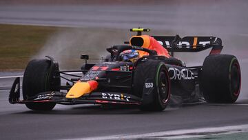 Silverstone (United Kingdom), 02/07/2022.- Mexican Formula One driver Sergio Perez of Red Bull Racing in action during the qualifying session of the Formula One Grand Prix of Britain at the Silverstone Circuit, Silverstone, Britain, 02 July 2022. The British Formula One Grand Prix will take place on 03 July 2022. (Fórmula Uno, Reino Unido) EFE/EPA/CHRISTIAN BRUNA
