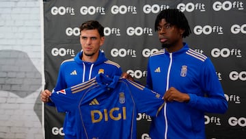 10/09/2025 NOTICIAS REAL OVIEDO
OVIEDO PRESENTACION DE EJARIA Y JAVI LOPEZ COMO NUEVOS JUGADORES DEL EQUIPO EN LAS INSTALACIONES DEL GIMNASIO GOFIT
FOTO PACO PAREDES