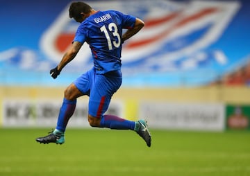 El volante estuvo entre 2016 y 2019 en Shanghái Shenhua y en este tiempo tuvo un alto rendimiento, especialmente en goles, ya que marcó 26 en 100 partidos, más que en cualquier otro club en su carrera. Guarín también ganó una vez la Copa de China.