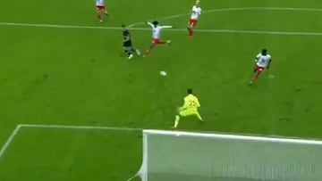 Ocho meses sin jugar y no ha perdido el olfato: el golazo de Benavente en su debut con el Antwerp