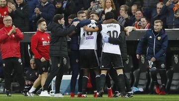 El Valencia celebra un gol.