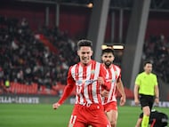 Arribas festeja el segundo de sus goles.