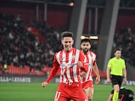 Arribas festeja el segundo de sus goles.