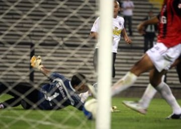 4 de octubre de 2006: Por Copa Sudamericana, Colo Colo gole&oacute; 4-0 a Alajuelense de Costa Rica como visita.