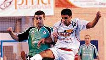 <b>GRAN DUELO.</B> Una imagen de la final copera entre Interviú y ElPozo.