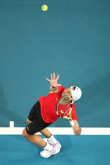 Rafa Nadal realizó su primer entrenamiento en la pista de Perth (Australia), donde España jugará la fase de grupos de la ATP Cup. El torneo arranca este 3 de enero. La Selección la completan Bautista, Carreño y Feliciano, con Roig de capitán.